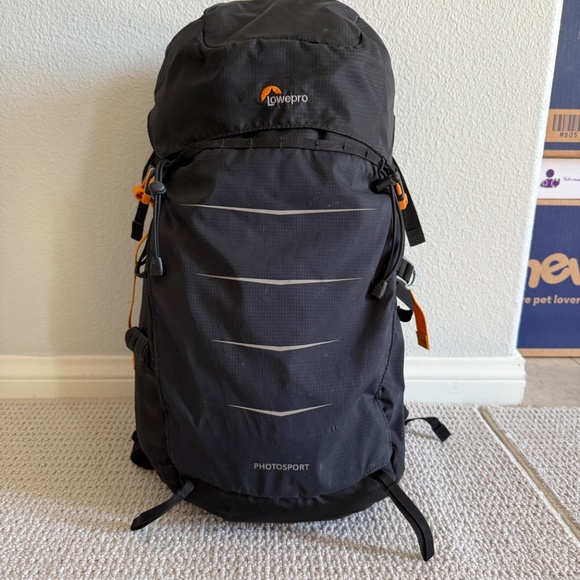 Lowepro Photo Sport BP 300 AW II in Black - Picture 2 of 10